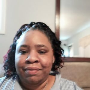 Meet your Posher, Adrienne